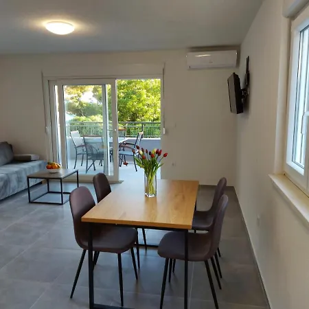 Neva Apartman Makarska